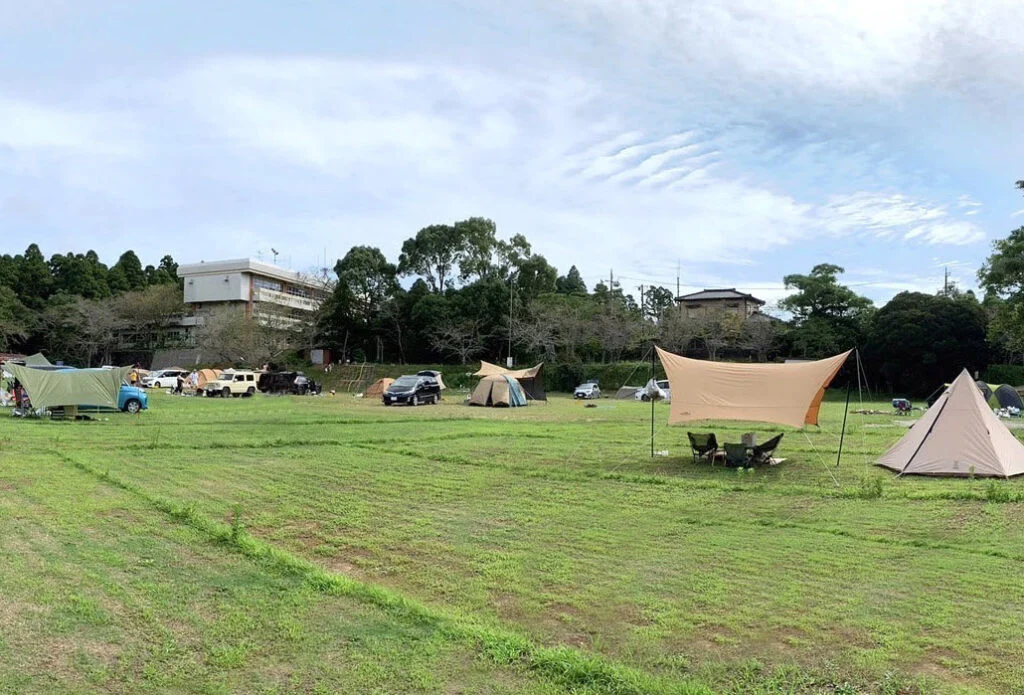 グラウンドのキャンプサイト（CAMPiece横芝光 公式サイトより）
